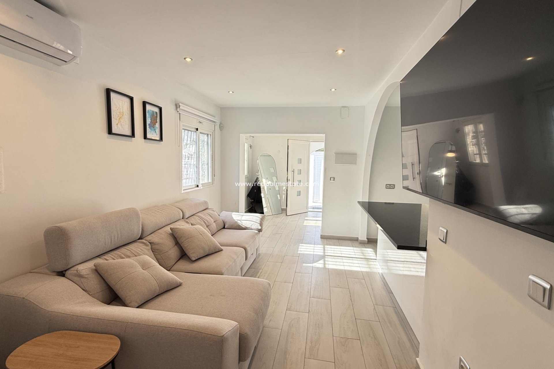 Återförsäljning - Villa -
Orihuela Costa - Villamartín