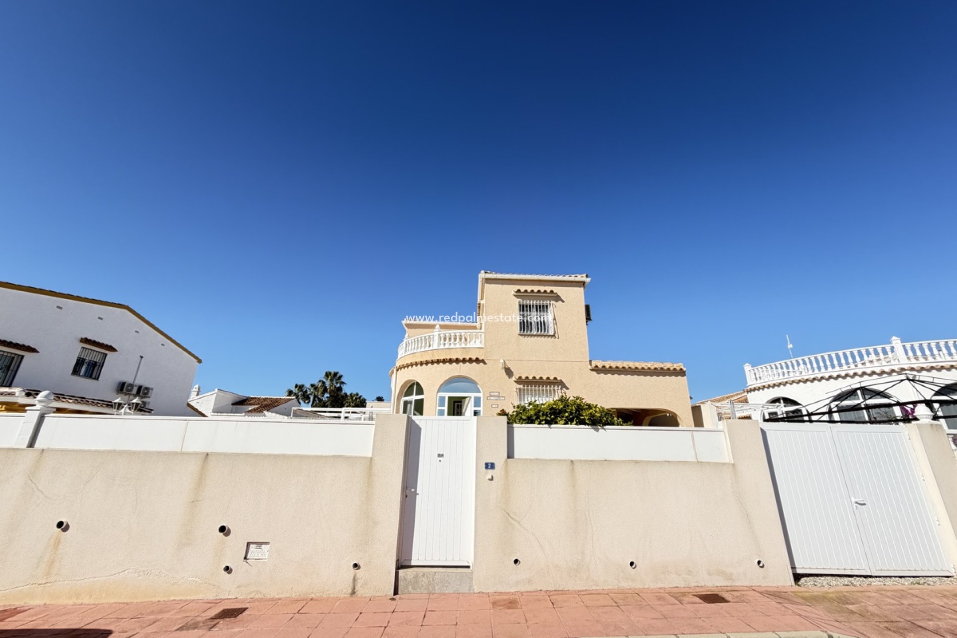 Återförsäljning - Villa -
Orihuela Costa - Villamartín