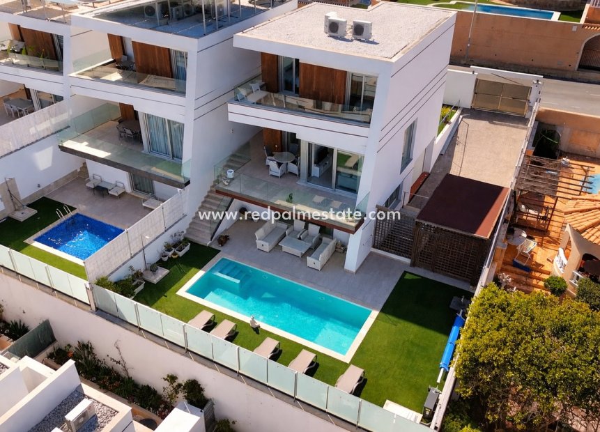 Återförsäljning - Villa -
Orihuela Costa - Villamartín