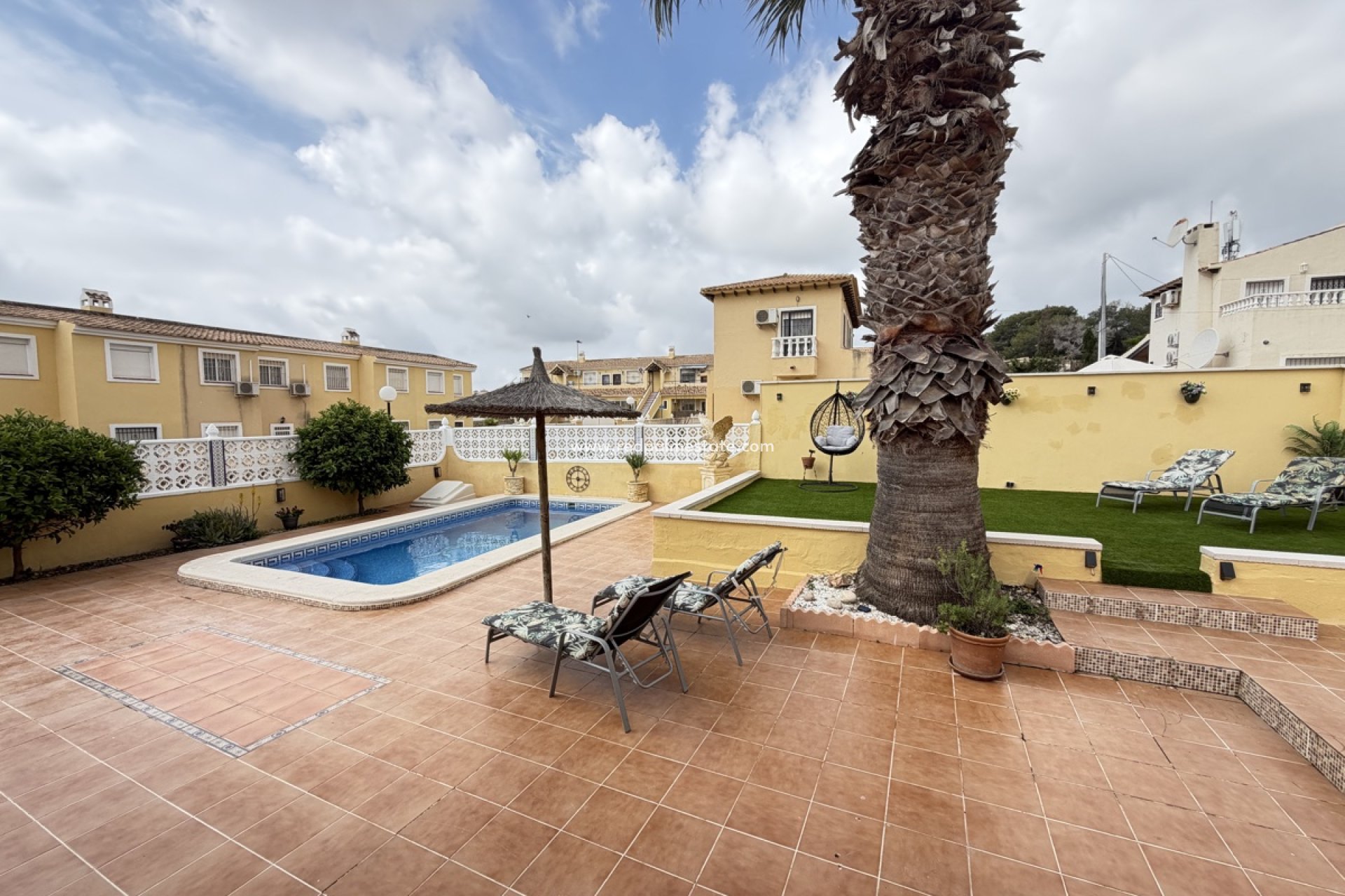 Återförsäljning - Villa -
Orihuela Costa - Villamartín