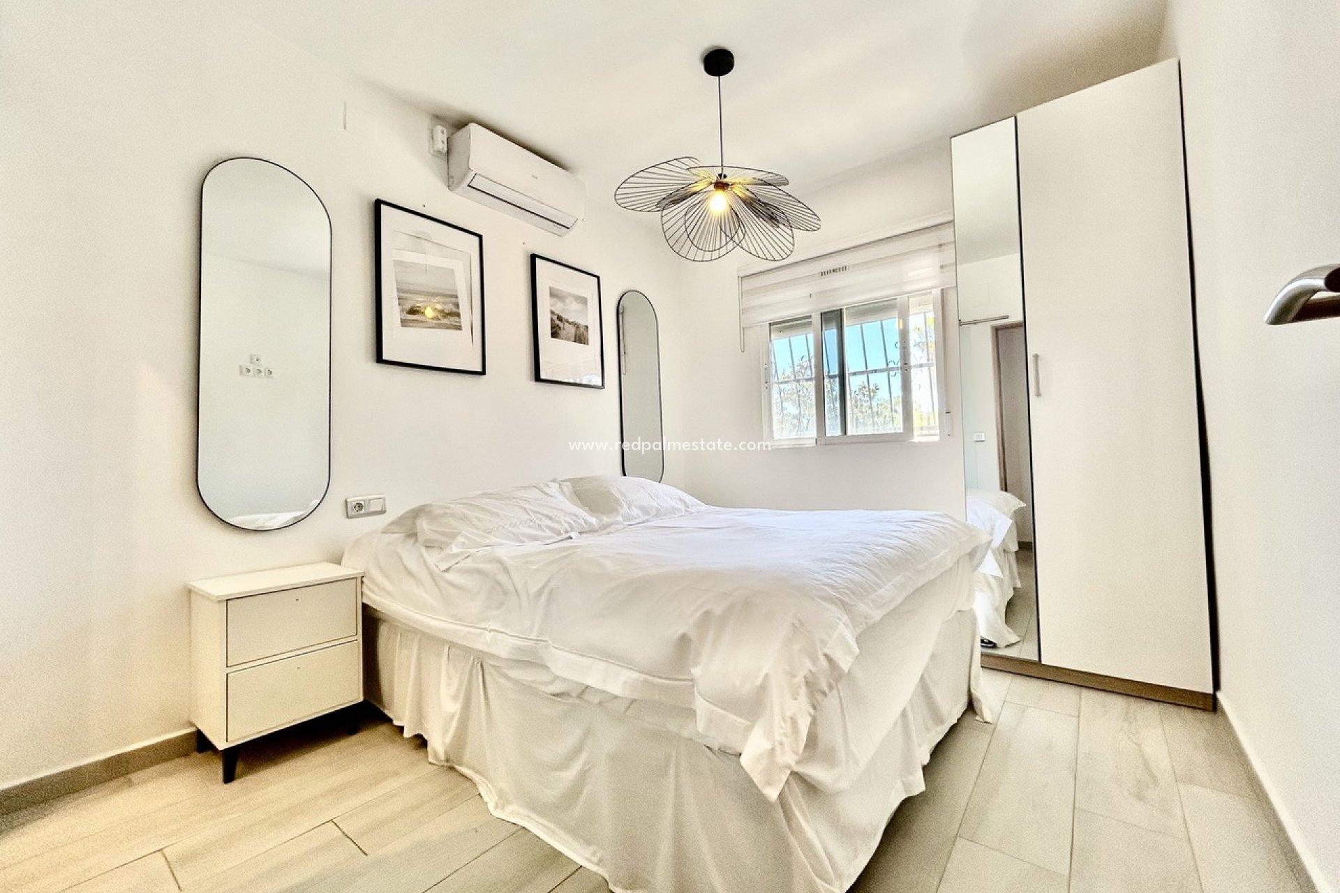 Återförsäljning - Villa -
Orihuela Costa - Villamartín