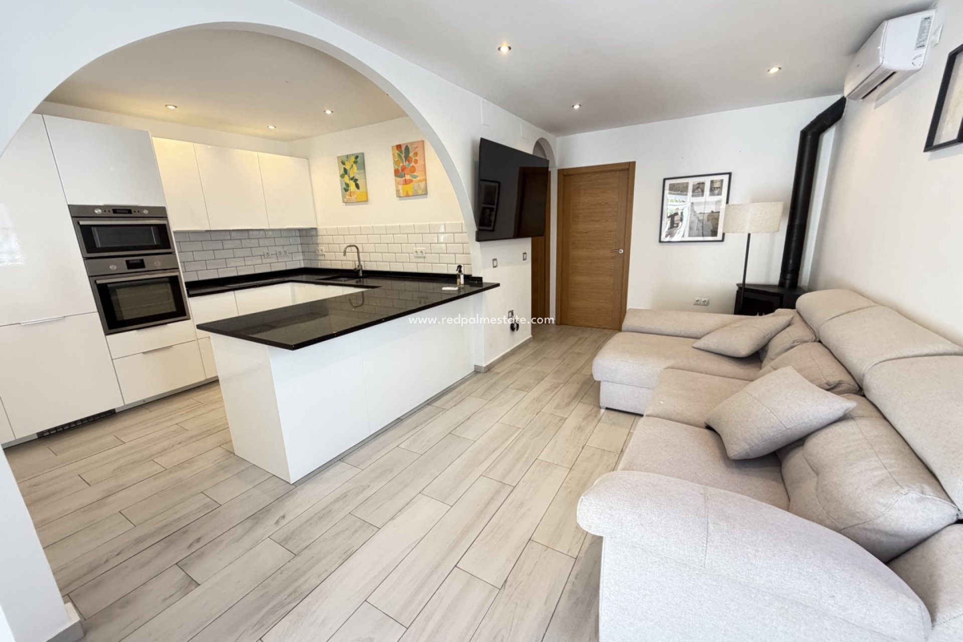 Återförsäljning - Villa -
Orihuela Costa - Villamartín
