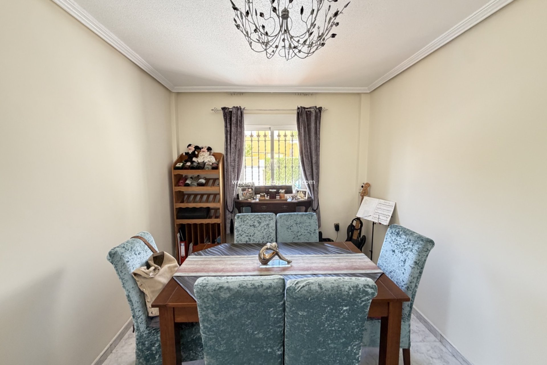 Återförsäljning - Villa -
Orihuela Costa - Villamartín