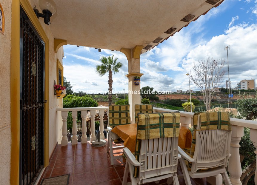 Återförsäljning - Villa -
Orihuela Costa - Villas San Jose