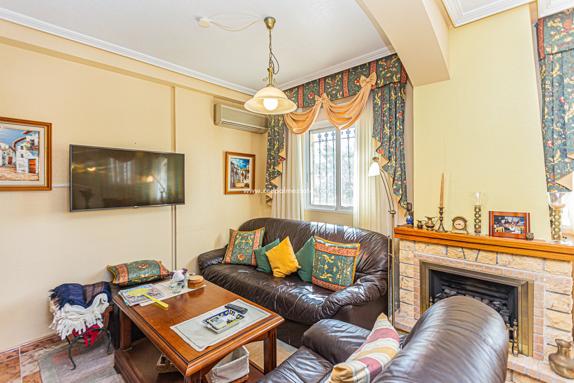 Återförsäljning - Villa -
Orihuela Costa - Villas San Jose