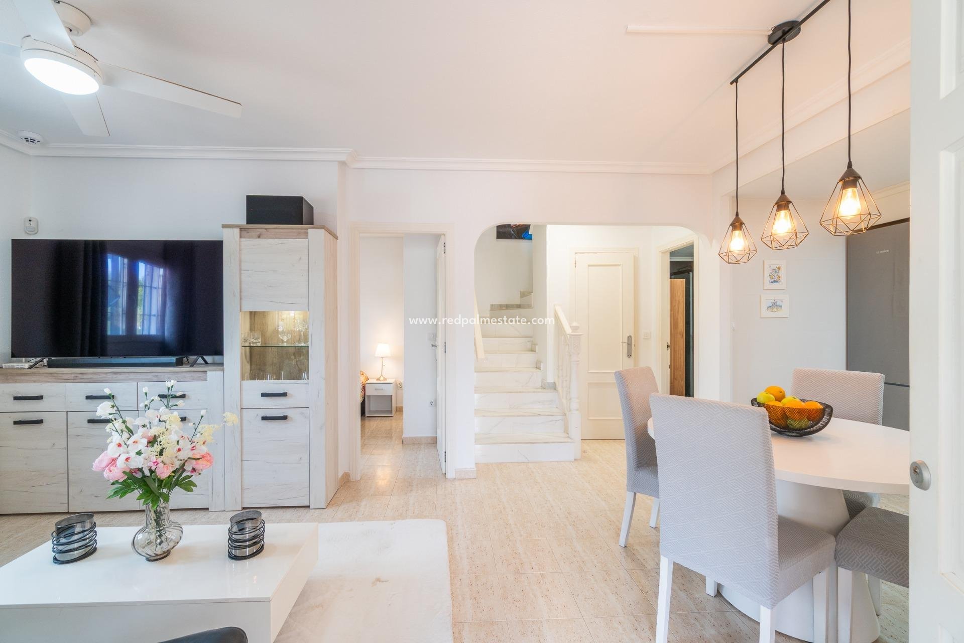 Återförsäljning - Villa -
Orihuela Costa - Zeniamar-Horizonte-La Campana