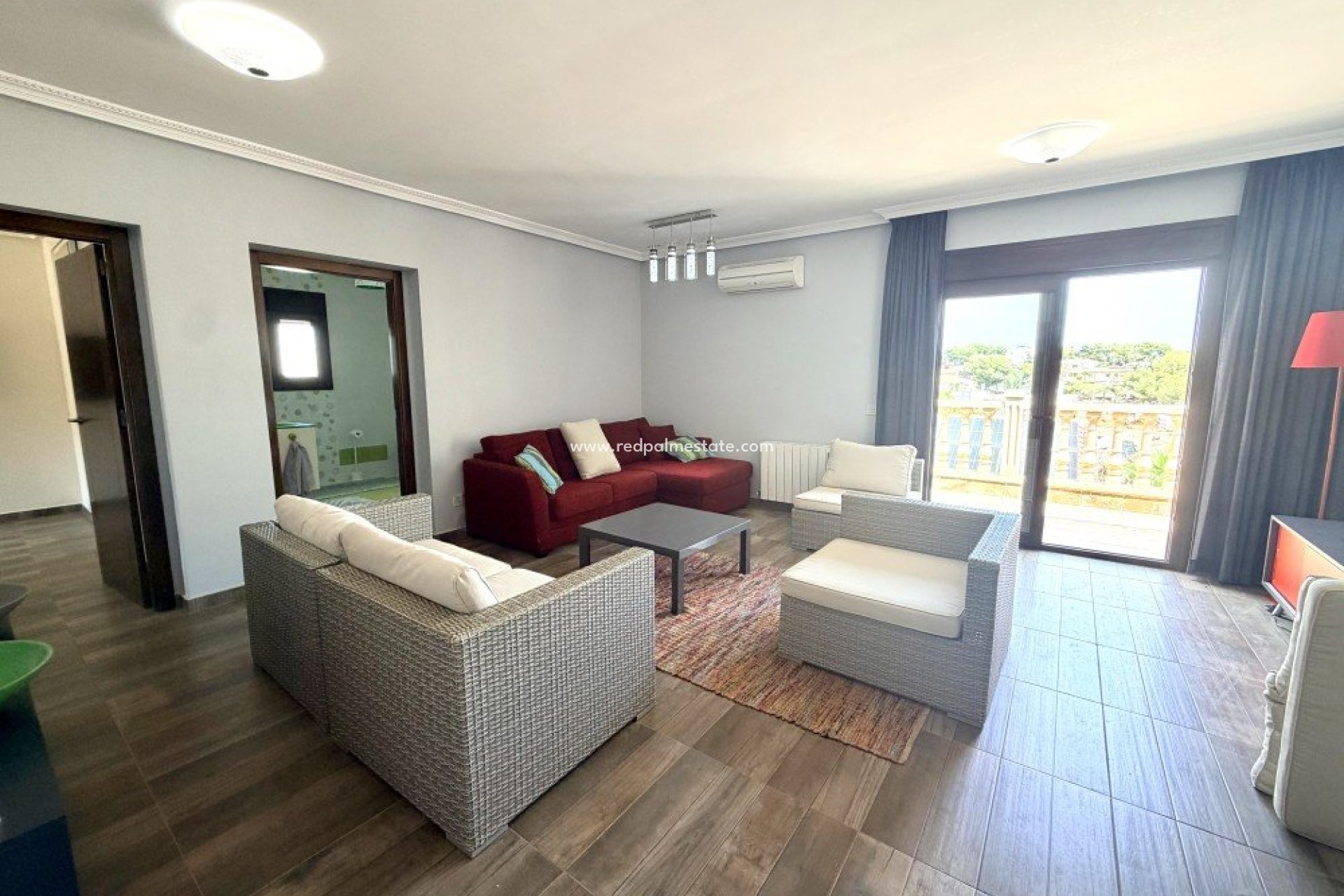 Återförsäljning - Villa -
Orihuela Costa