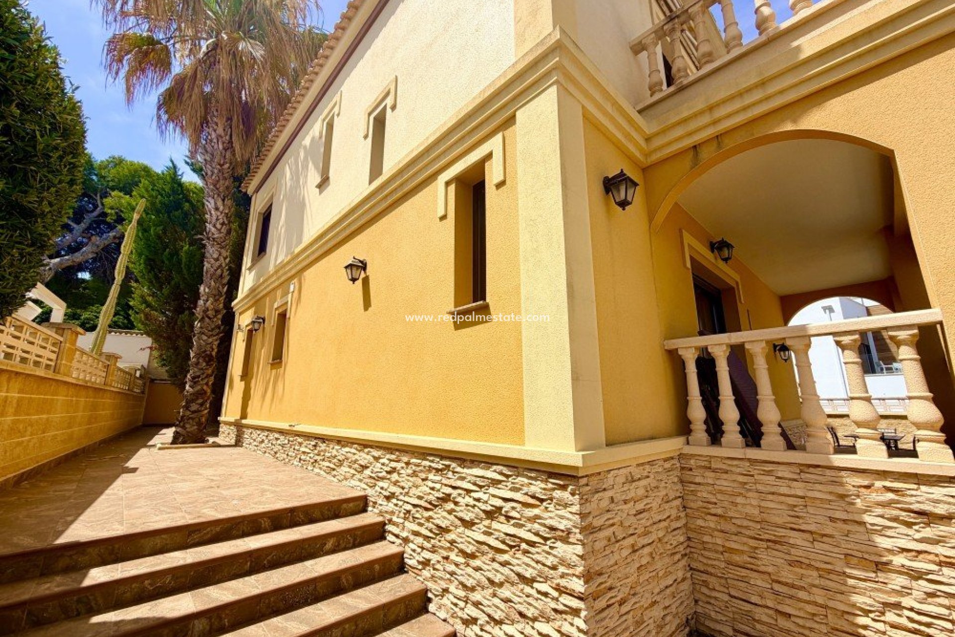 Återförsäljning - Villa -
Orihuela Costa