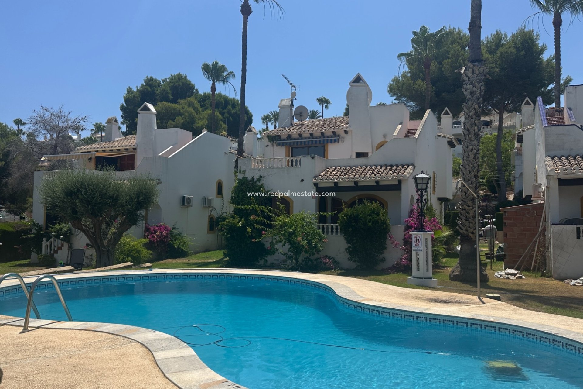 Återförsäljning - Villa -
Orihuela Costa