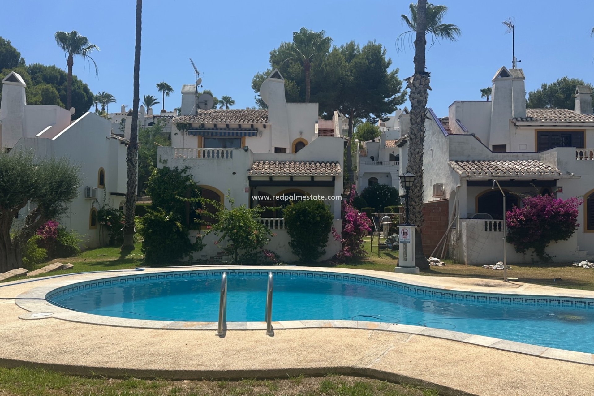 Återförsäljning - Villa -
Orihuela Costa