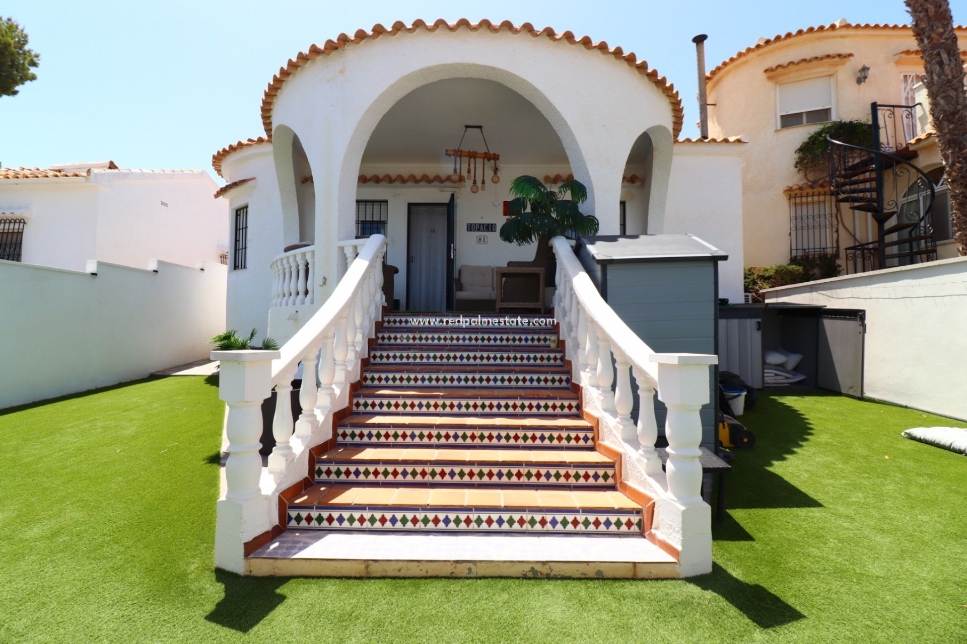Återförsäljning - Villa -
Orihuela Costa