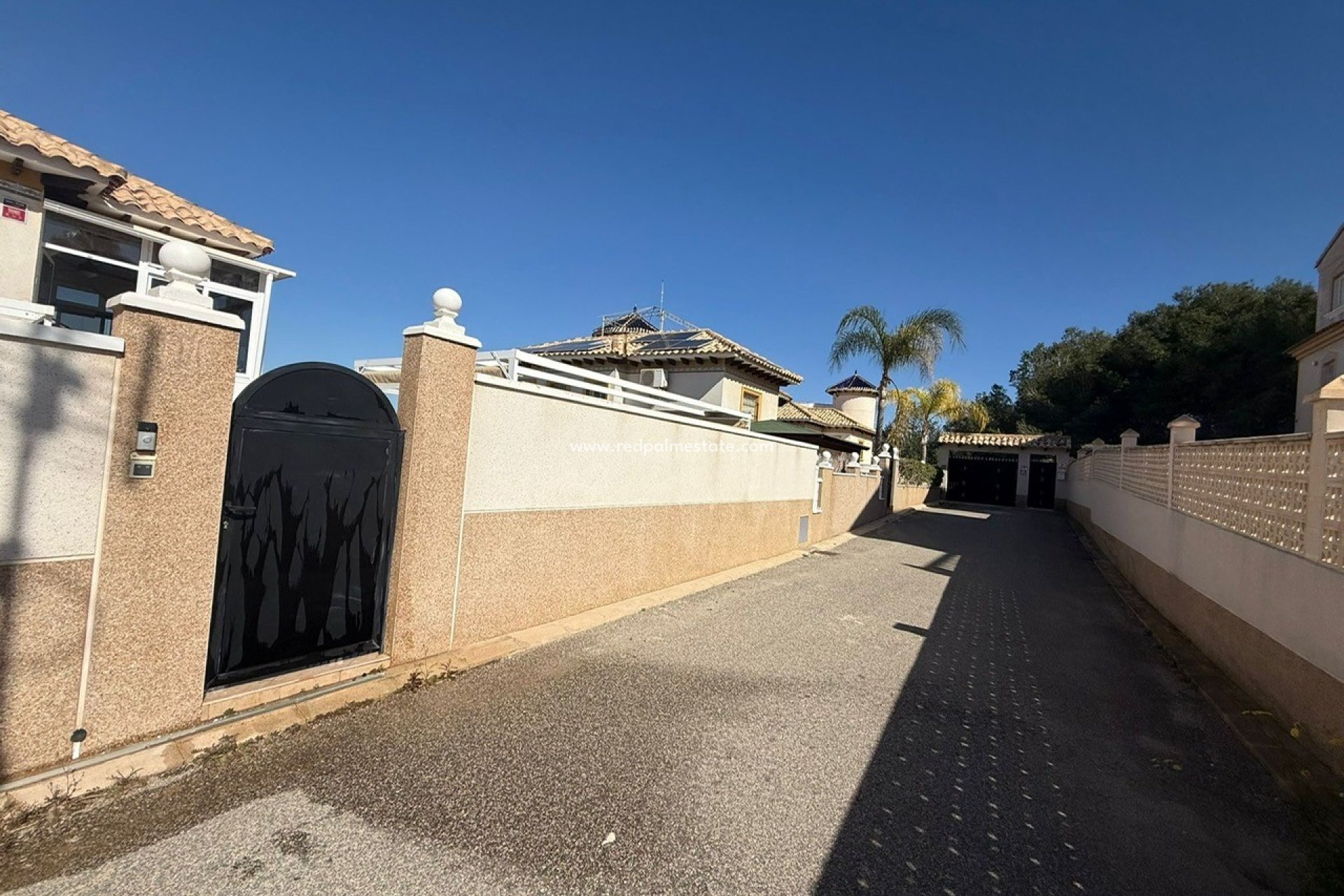 Återförsäljning - Villa -
Orihuela Costa