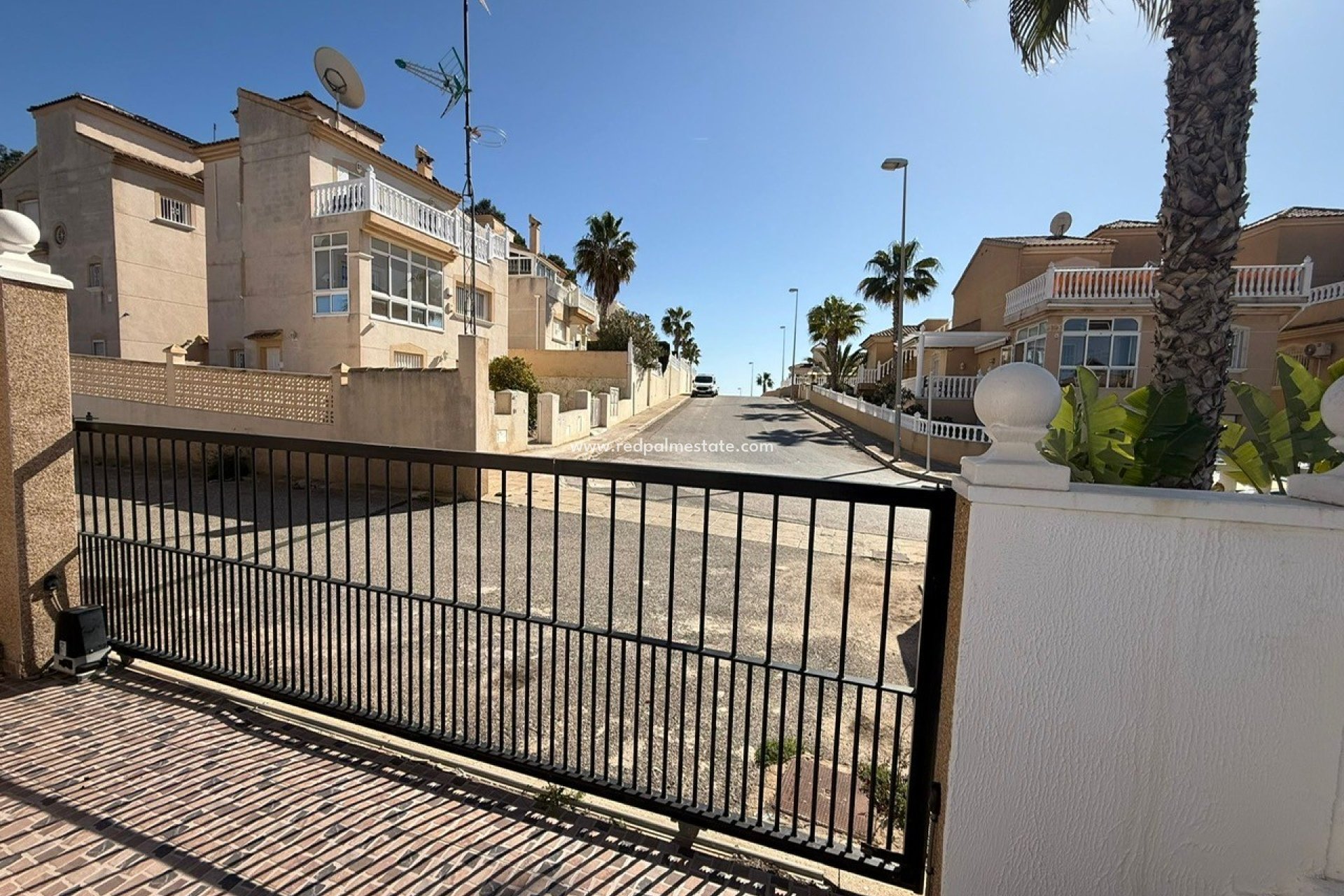 Återförsäljning - Villa -
Orihuela Costa