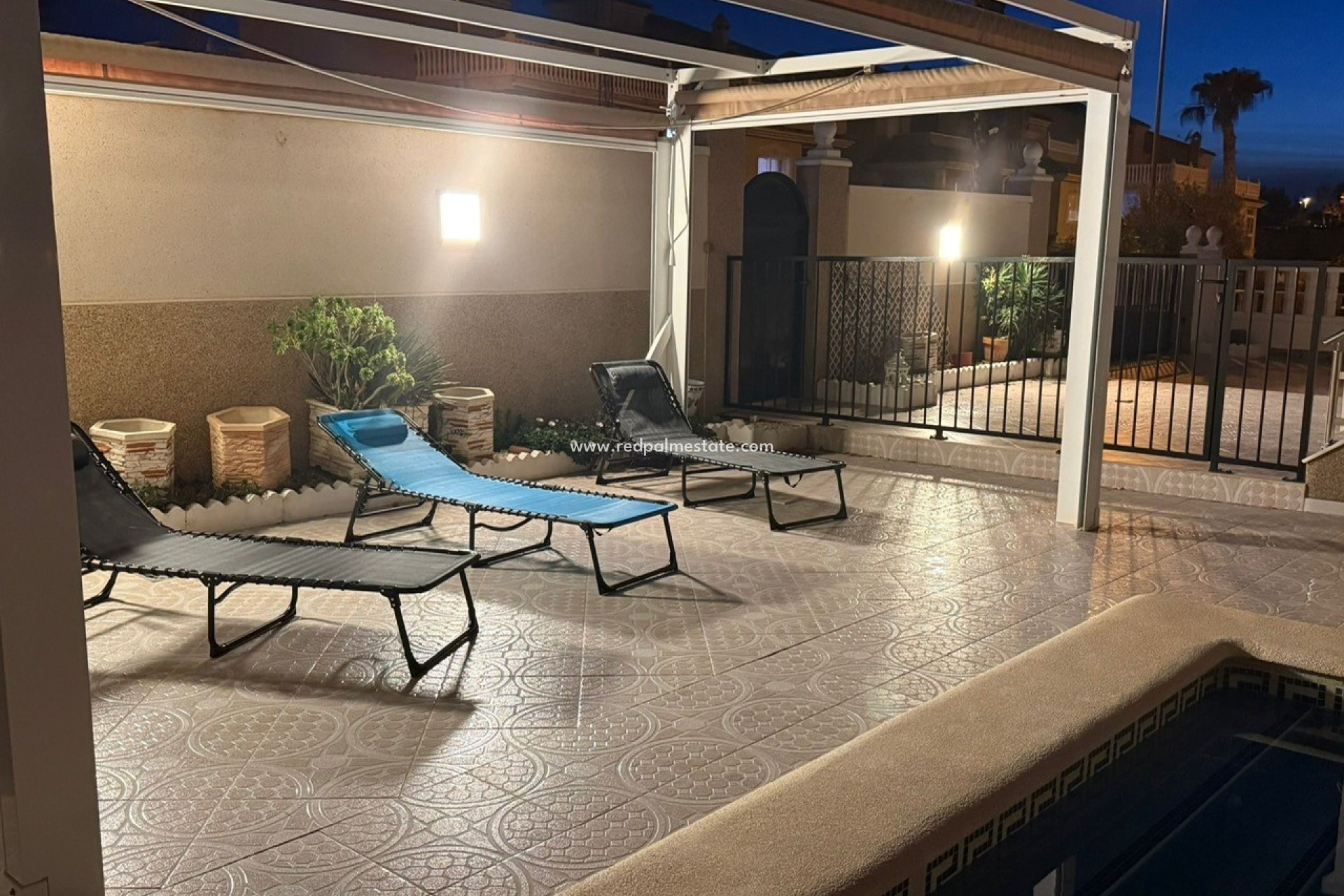 Återförsäljning - Villa -
Orihuela Costa