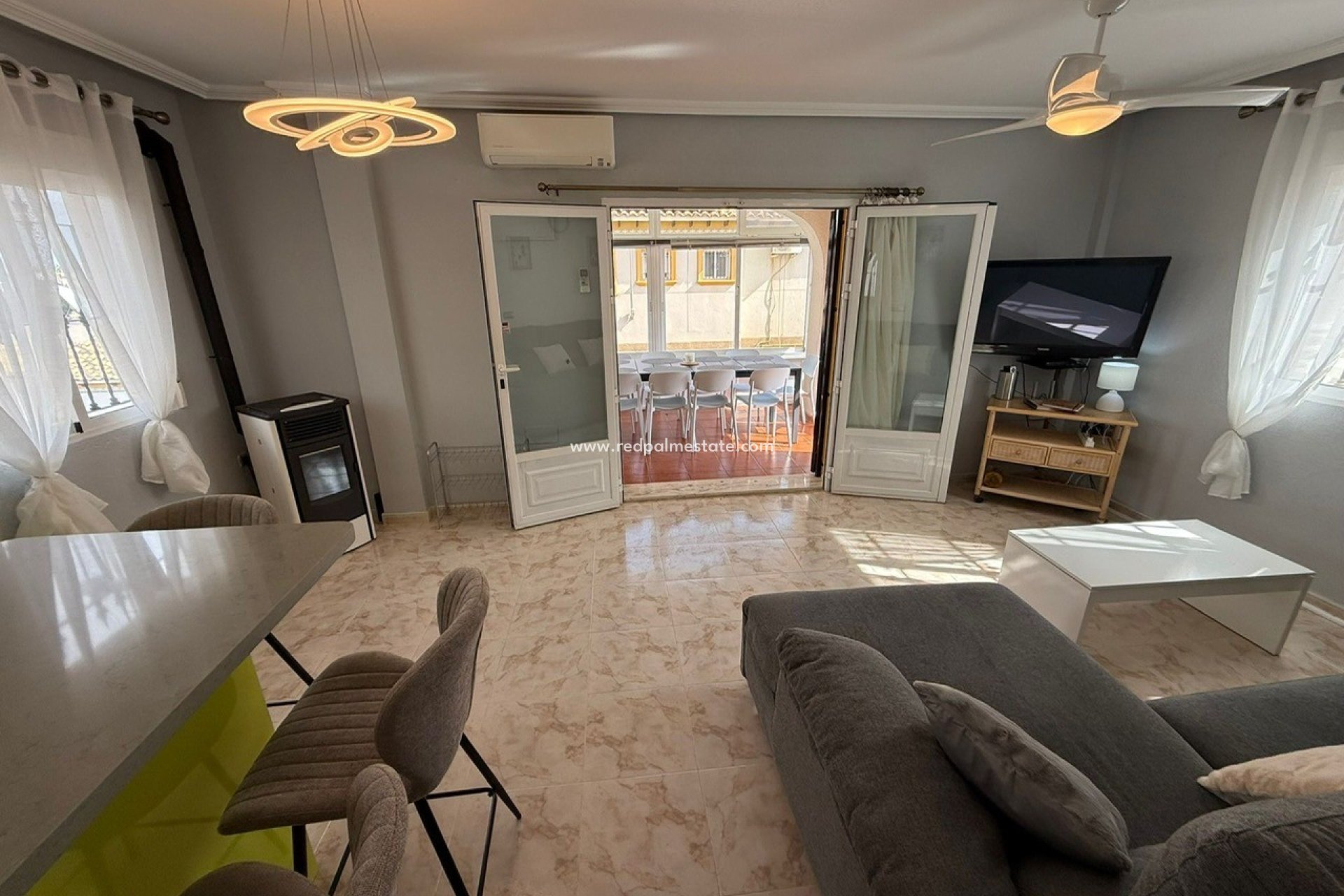 Återförsäljning - Villa -
Orihuela Costa