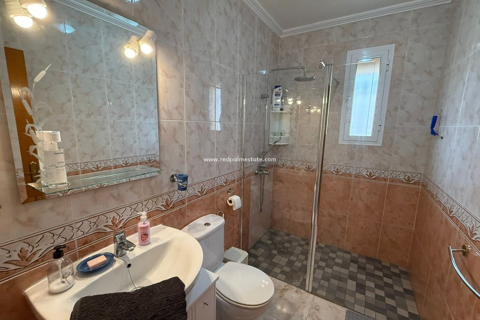 Återförsäljning - Villa -
Orihuela Costa