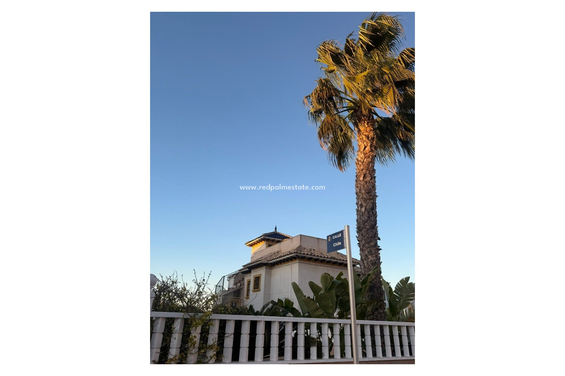 Återförsäljning - Villa -
Orihuela Costa