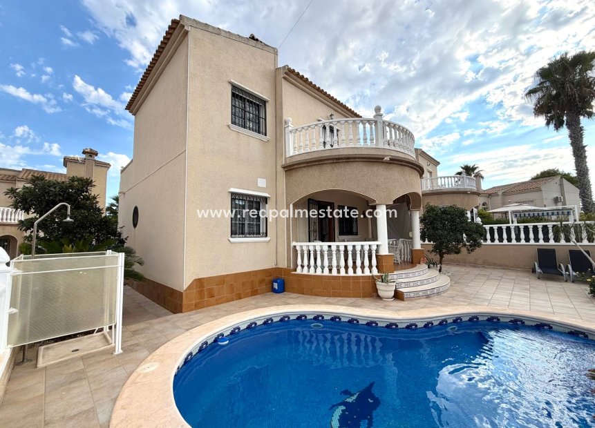 Återförsäljning - Villa -
Orihuela Costa