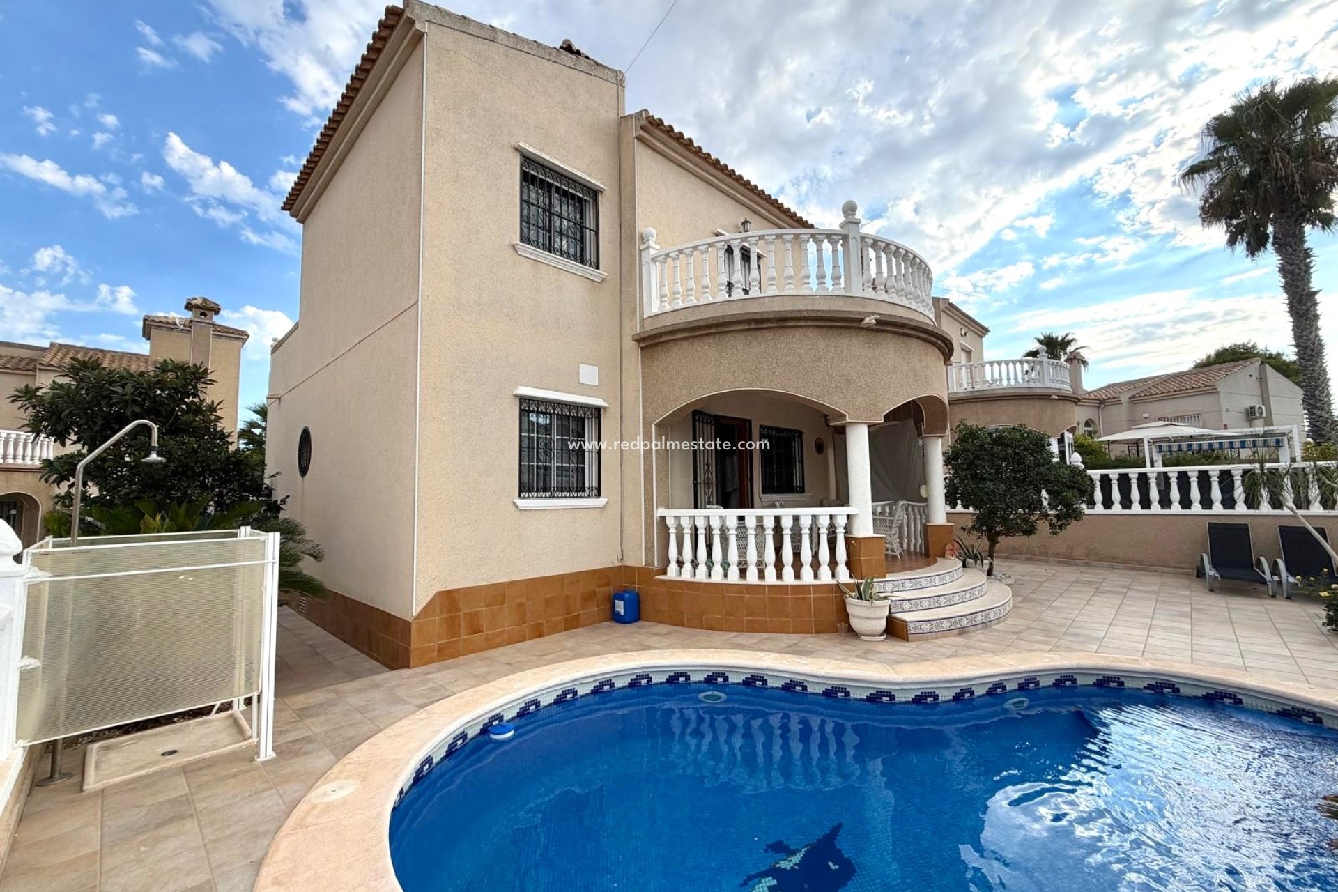 Återförsäljning - Villa -
Orihuela Costa
