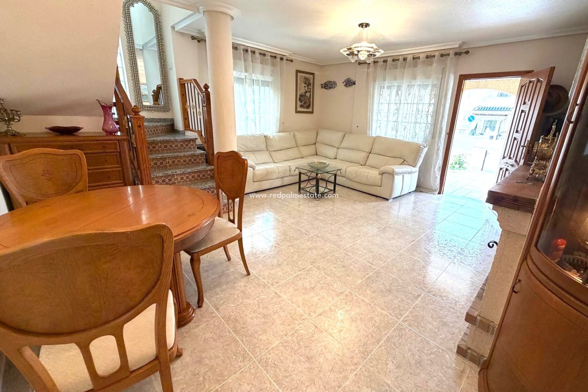 Återförsäljning - Villa -
Orihuela Costa