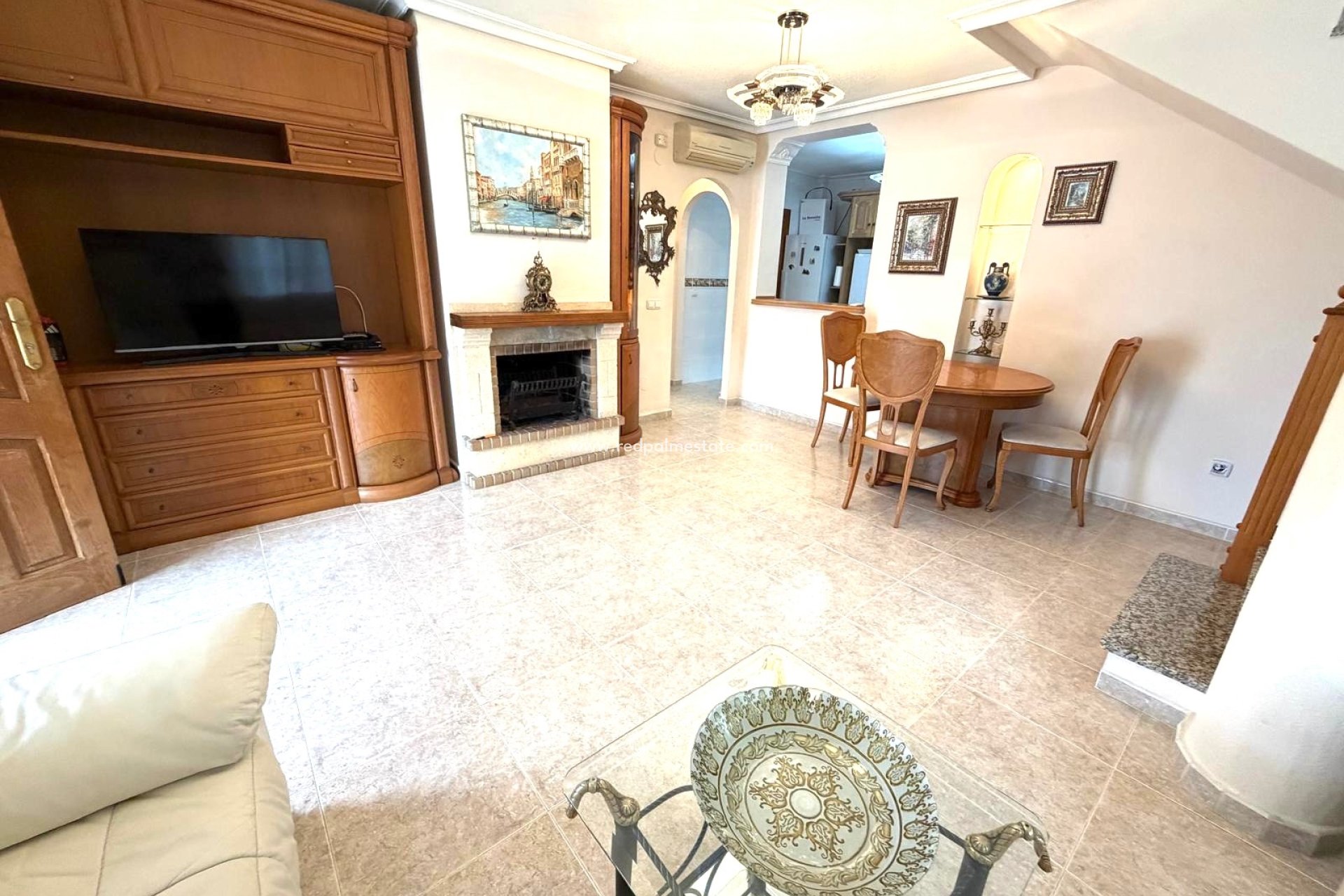 Återförsäljning - Villa -
Orihuela Costa