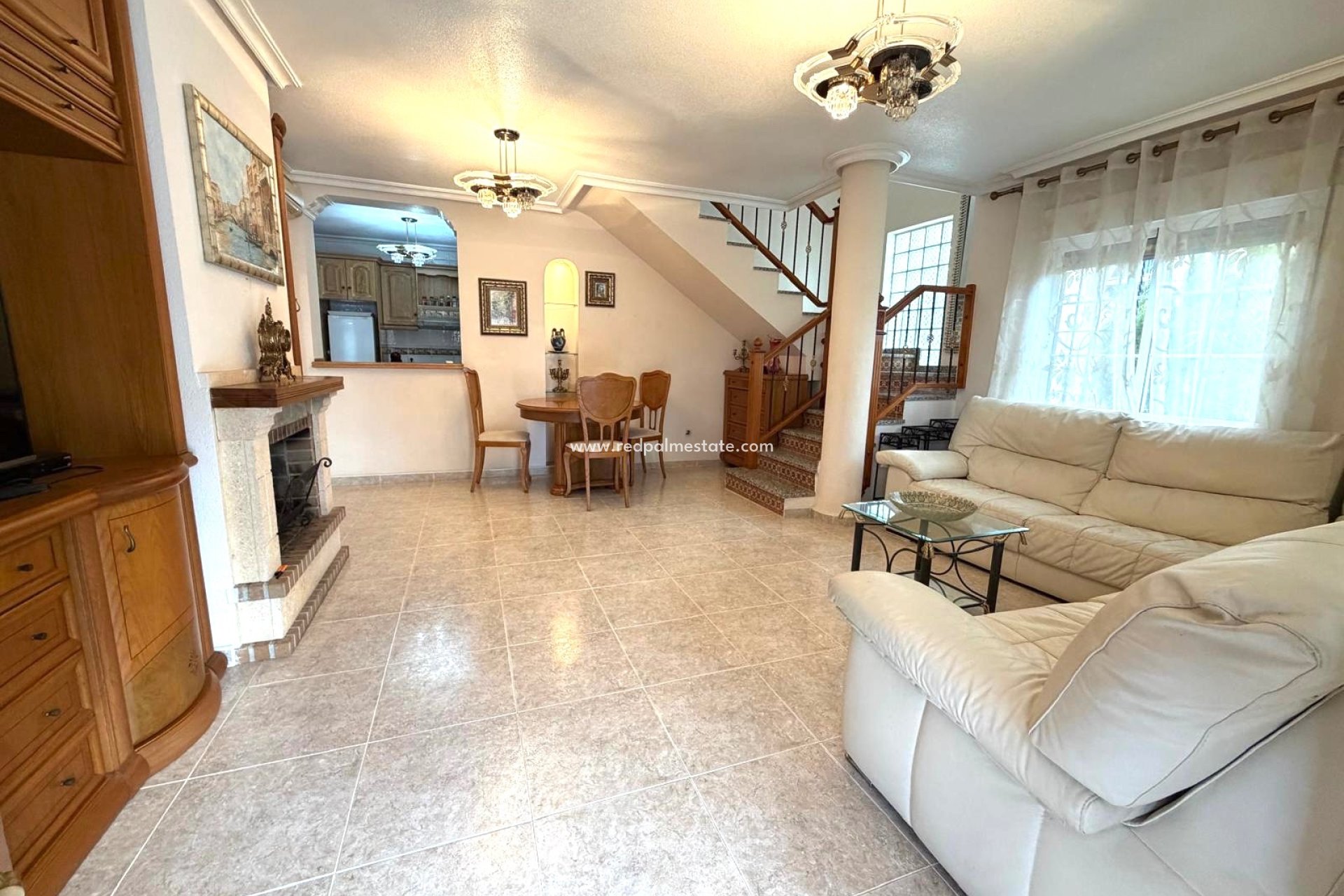 Återförsäljning - Villa -
Orihuela Costa
