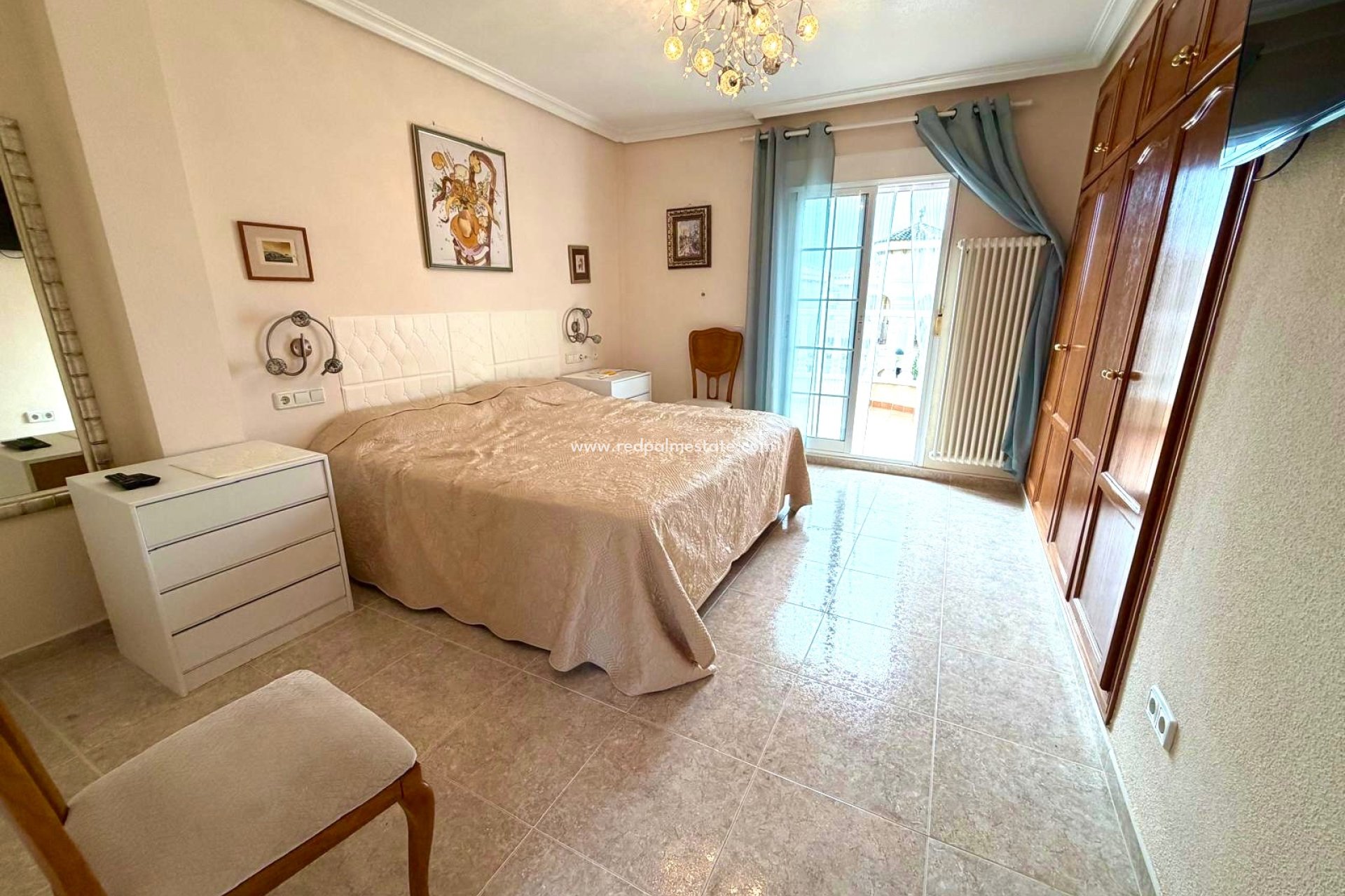 Återförsäljning - Villa -
Orihuela Costa