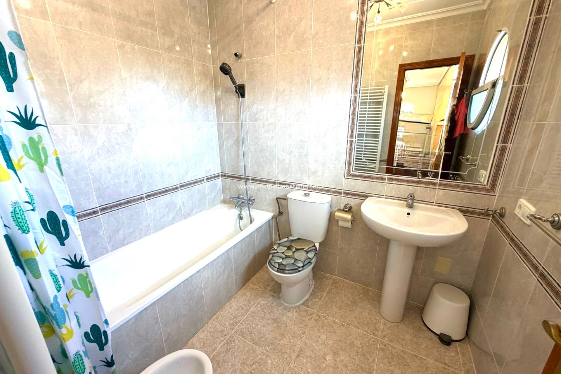 Återförsäljning - Villa -
Orihuela Costa