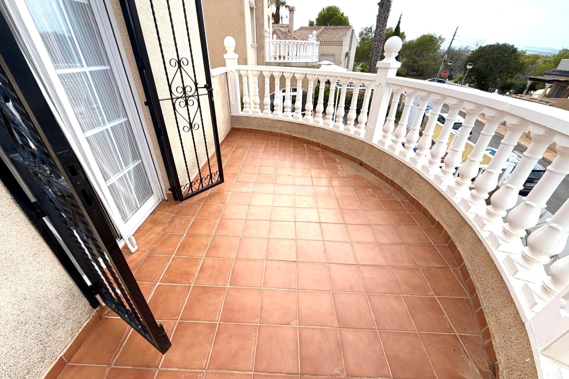 Återförsäljning - Villa -
Orihuela Costa