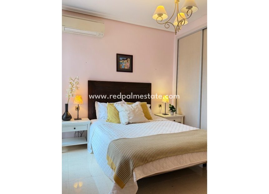 Återförsäljning - Villa -
Orihuela Costa