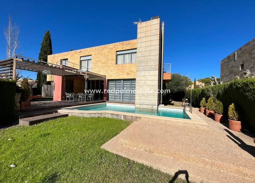Återförsäljning - Villa -
Orihuela Costa