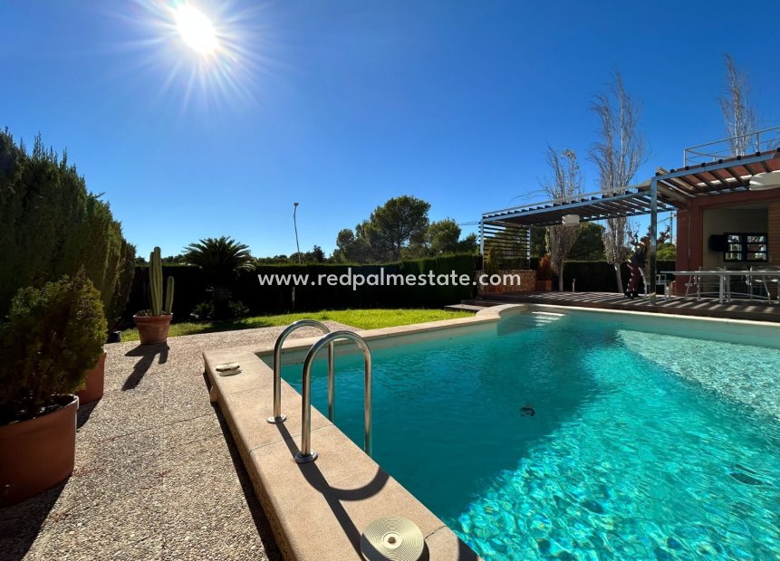 Återförsäljning - Villa -
Orihuela Costa