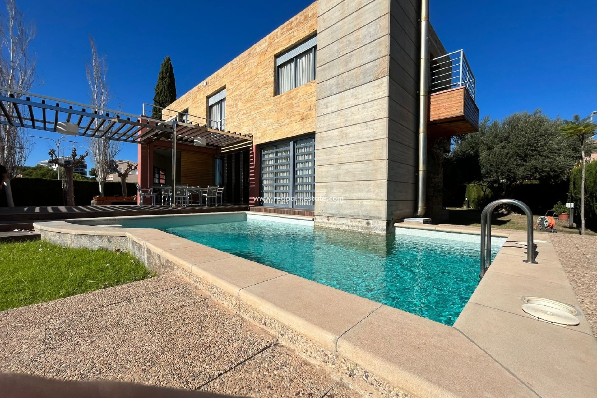 Återförsäljning - Villa -
Orihuela Costa