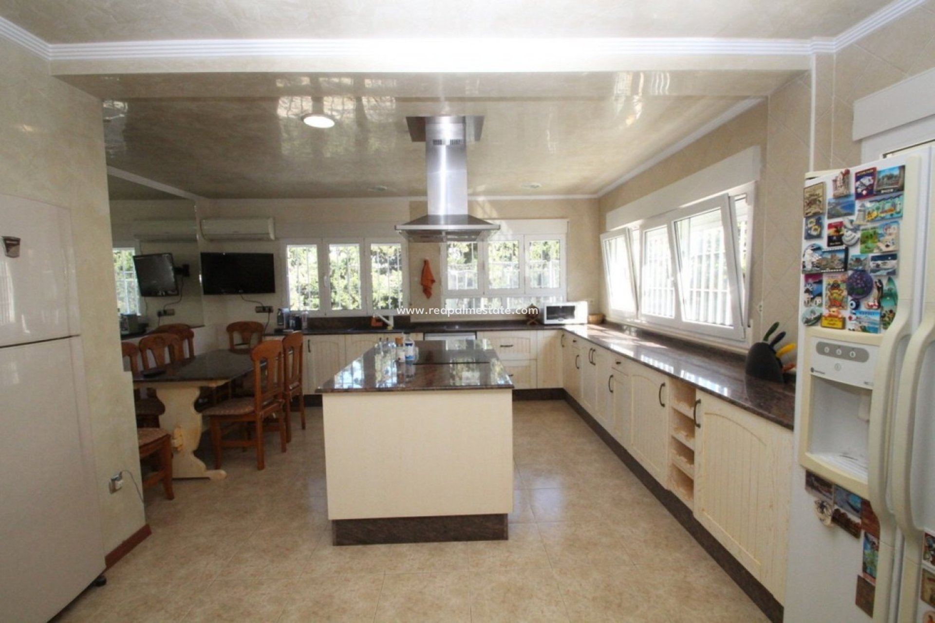 Återförsäljning - Villa -
Orihuela Costa