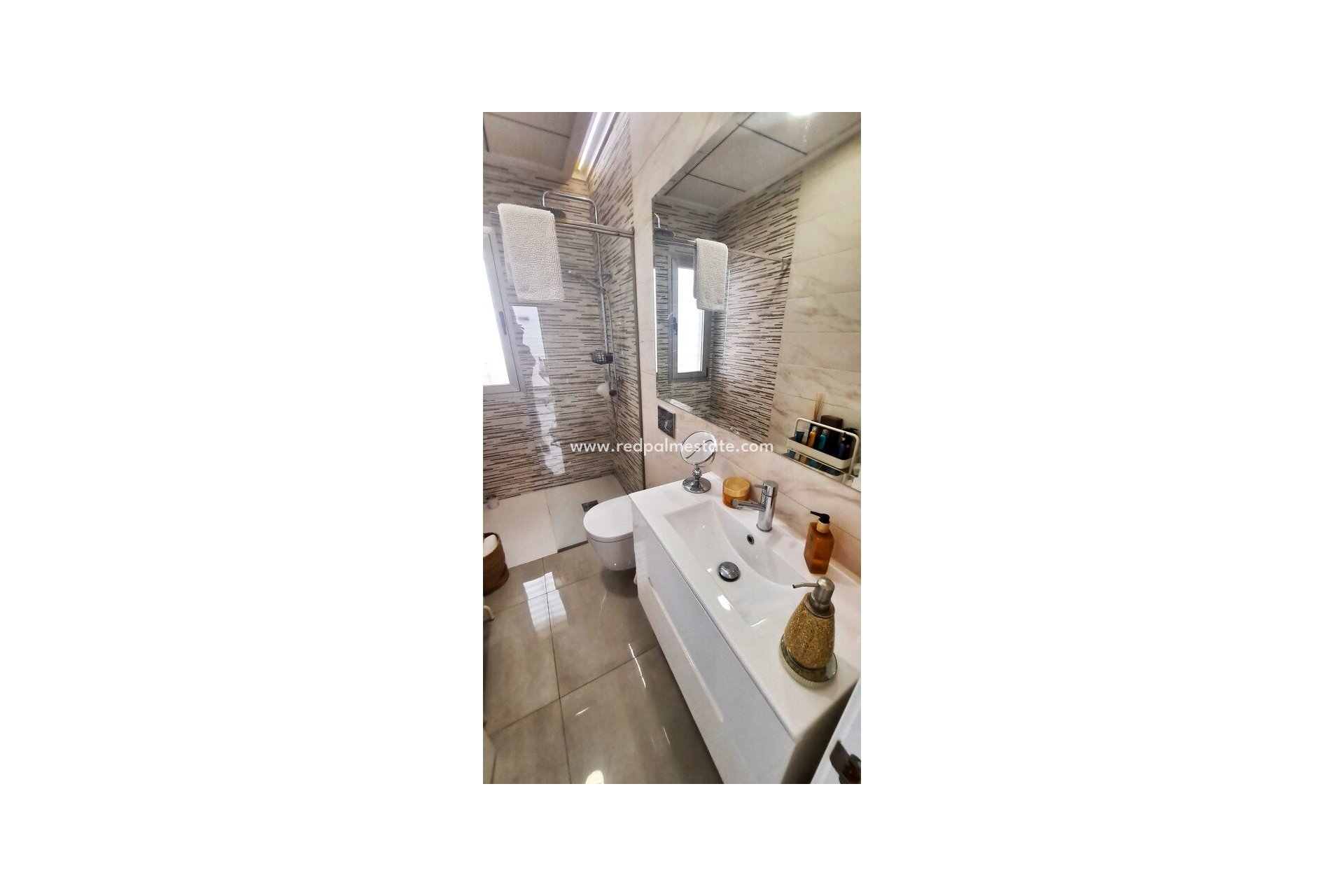 Återförsäljning - Villa -
Orihuela Costa