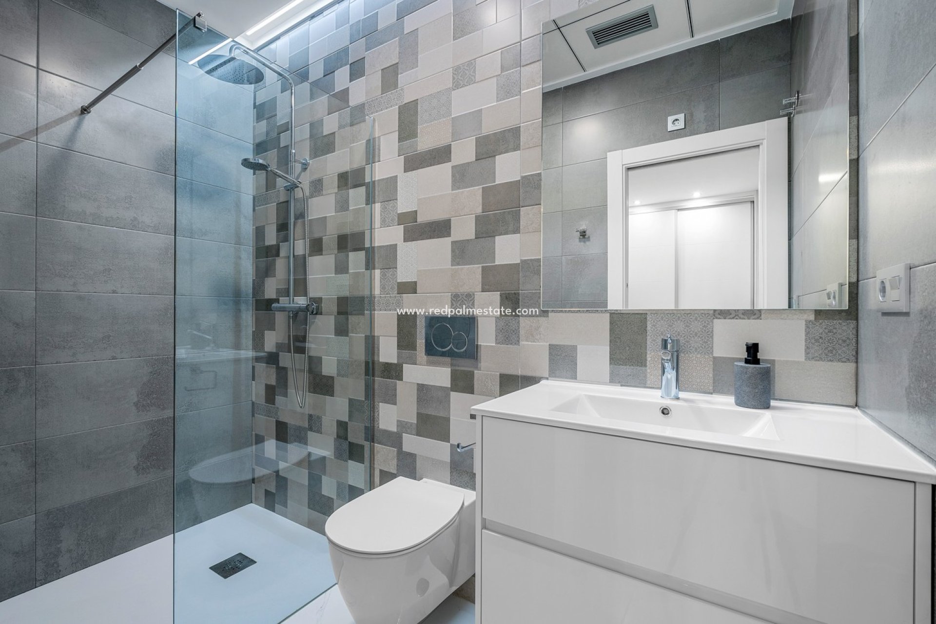 Återförsäljning - Villa -
Orihuela Costa