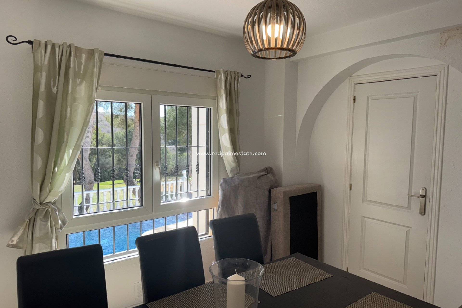 Återförsäljning - Villa -
Orihuela Costa