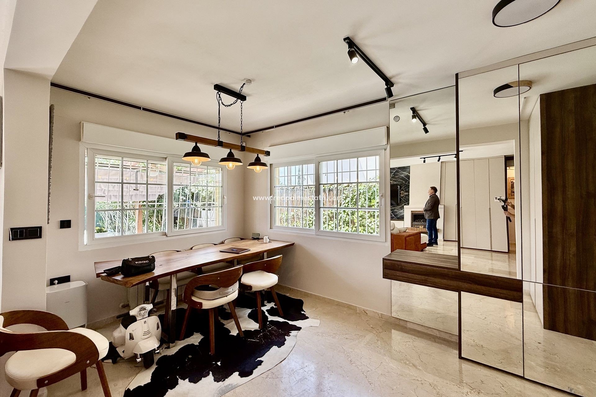 Återförsäljning - Villa -
Orihuela Costa