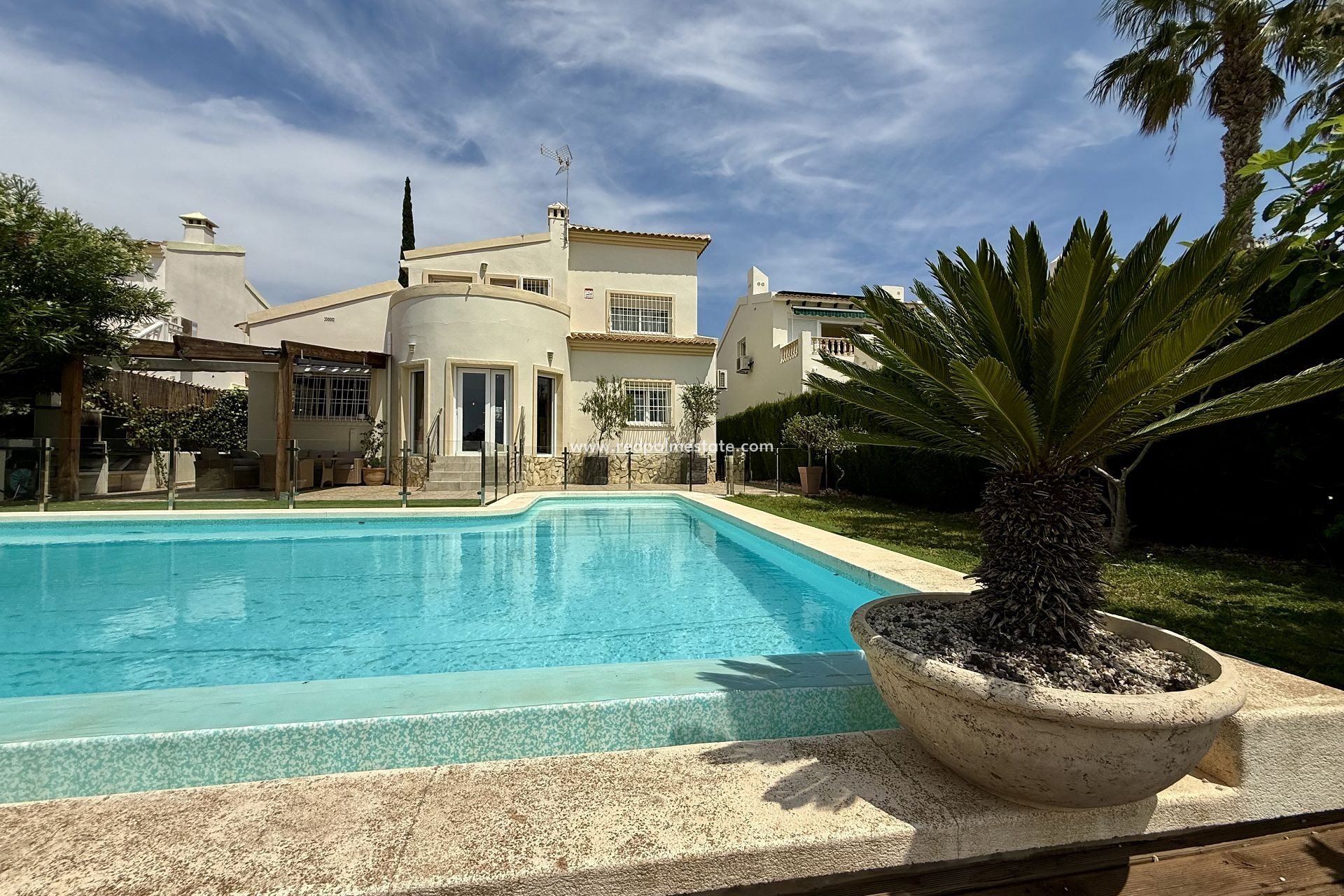 Återförsäljning - Villa -
Orihuela Costa