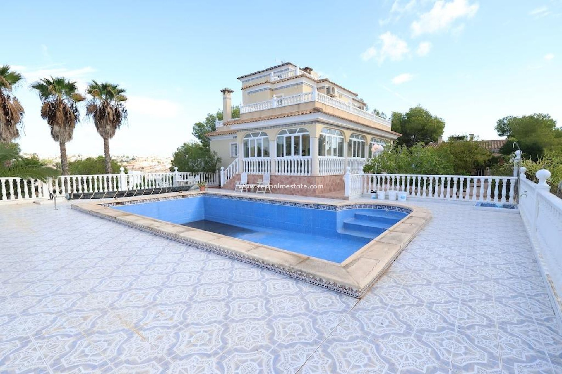 Återförsäljning - Villa -
Orihuela Costa