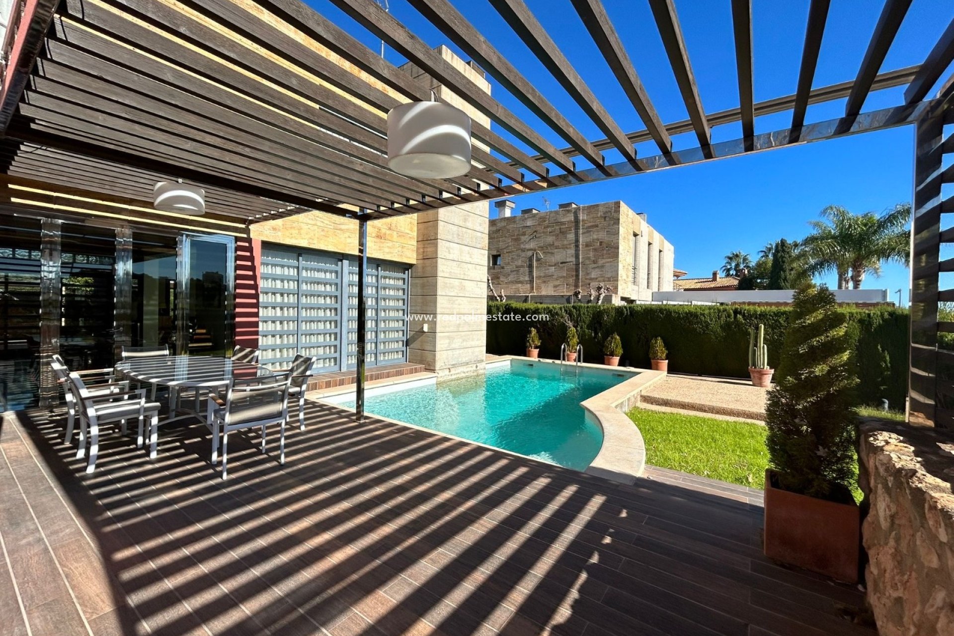 Återförsäljning - Villa -
Orihuela Costa