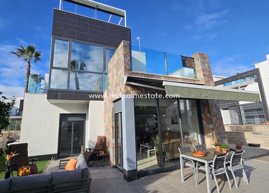 Återförsäljning - Villa -
Orihuela Costa