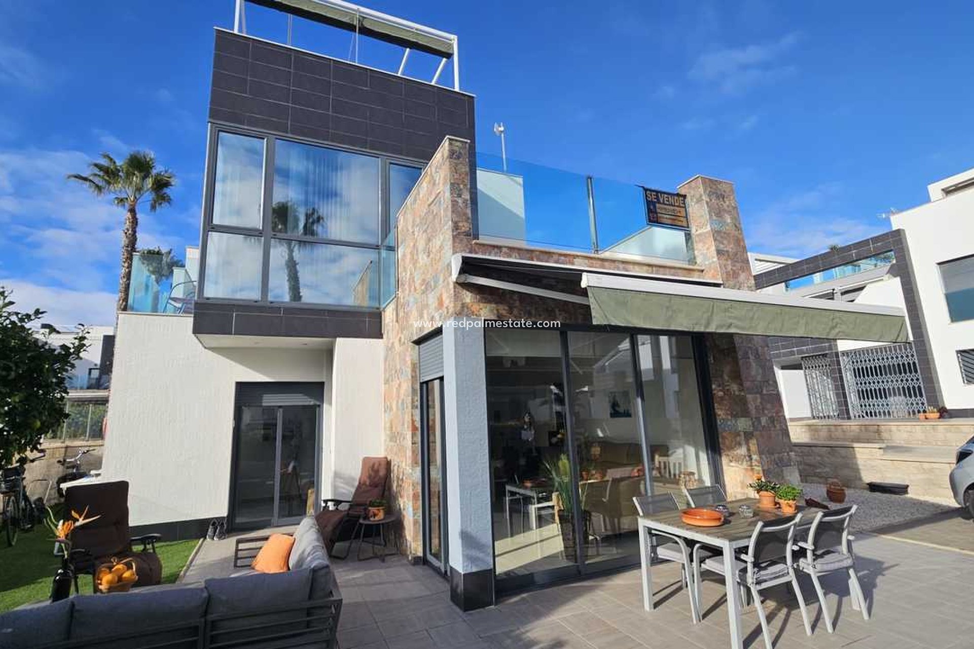 Återförsäljning - Villa -
Orihuela Costa