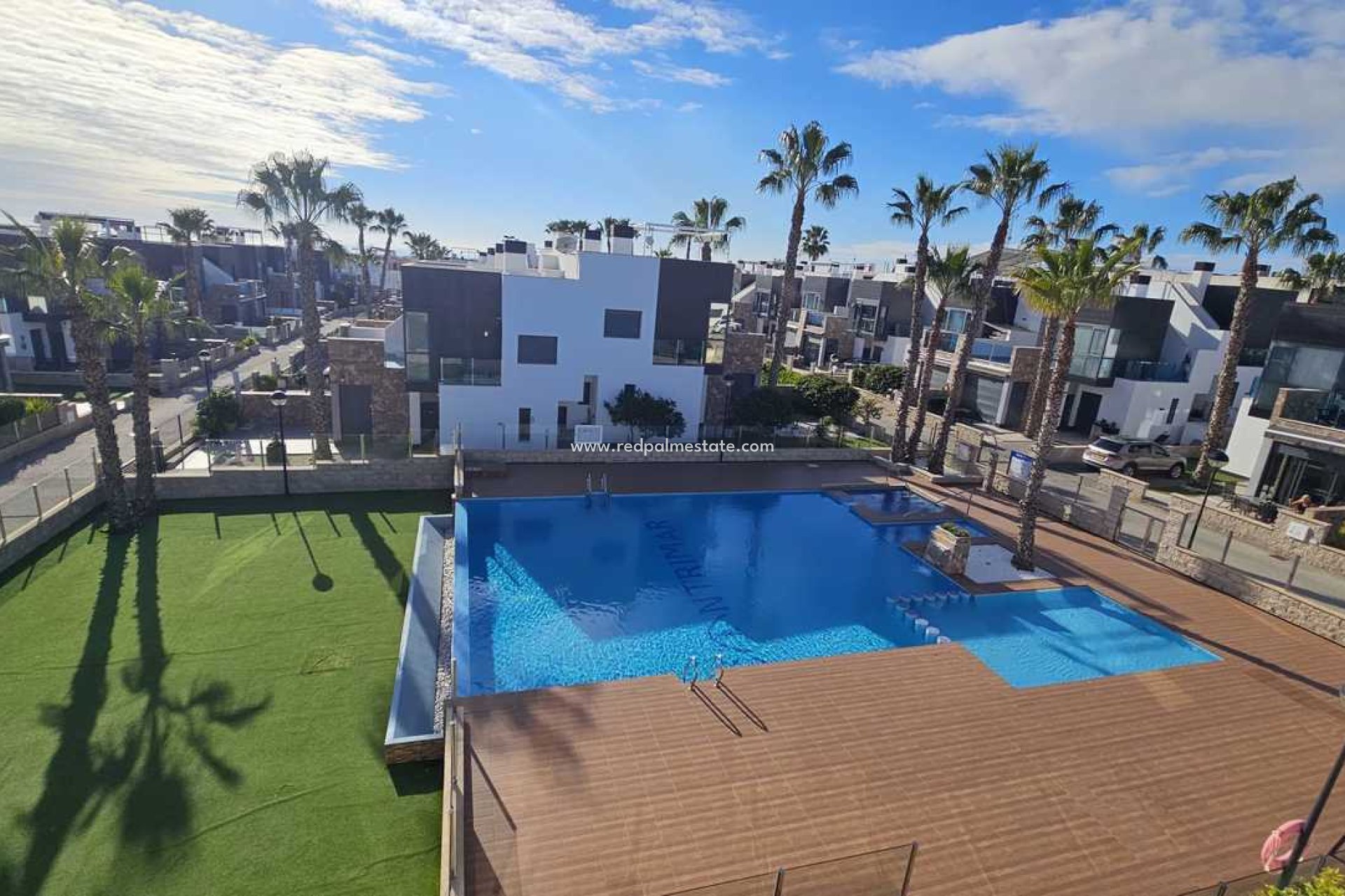 Återförsäljning - Villa -
Orihuela Costa