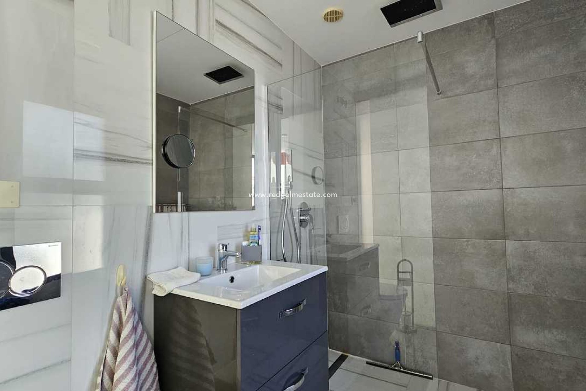 Återförsäljning - Villa -
Orihuela Costa