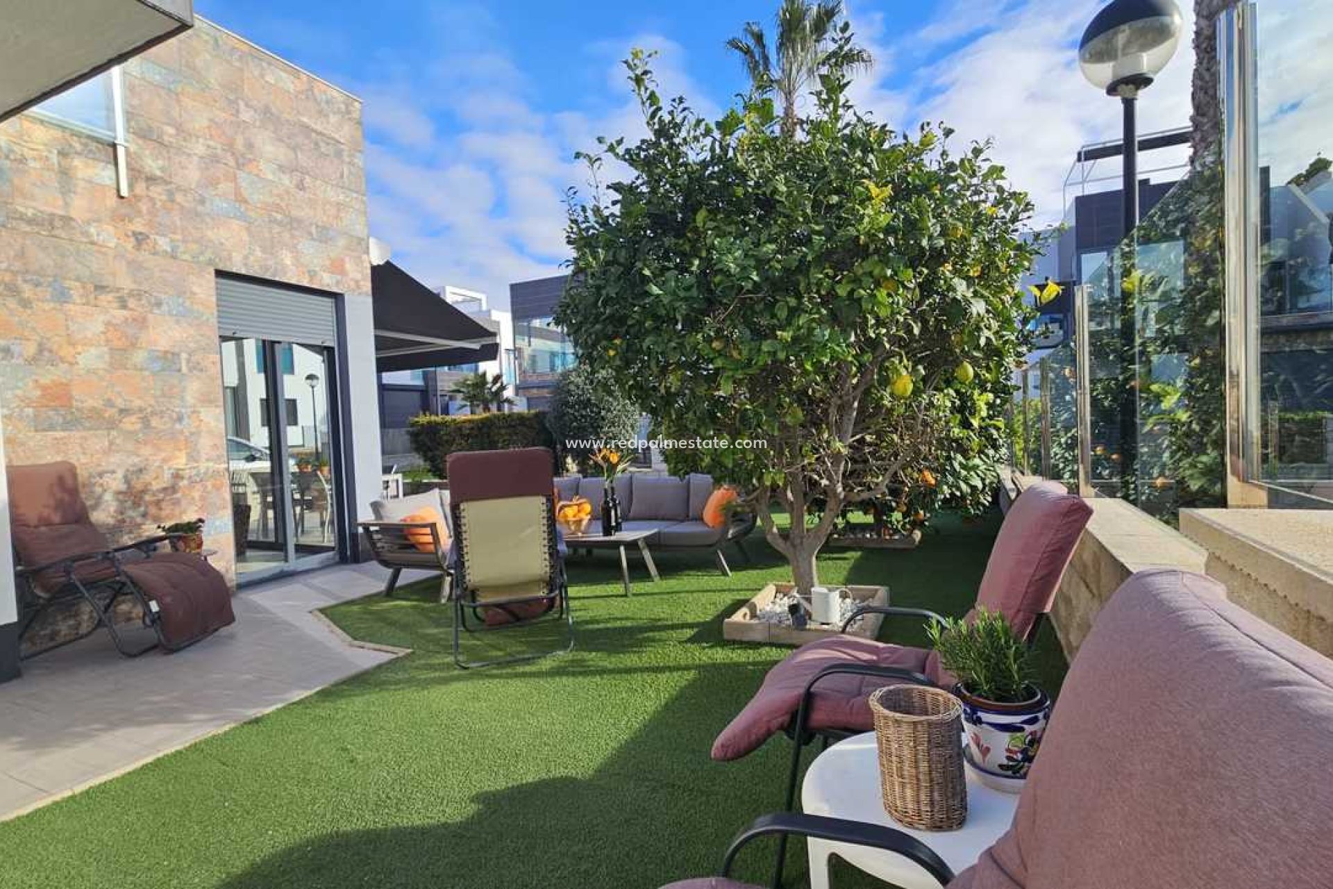 Återförsäljning - Villa -
Orihuela Costa