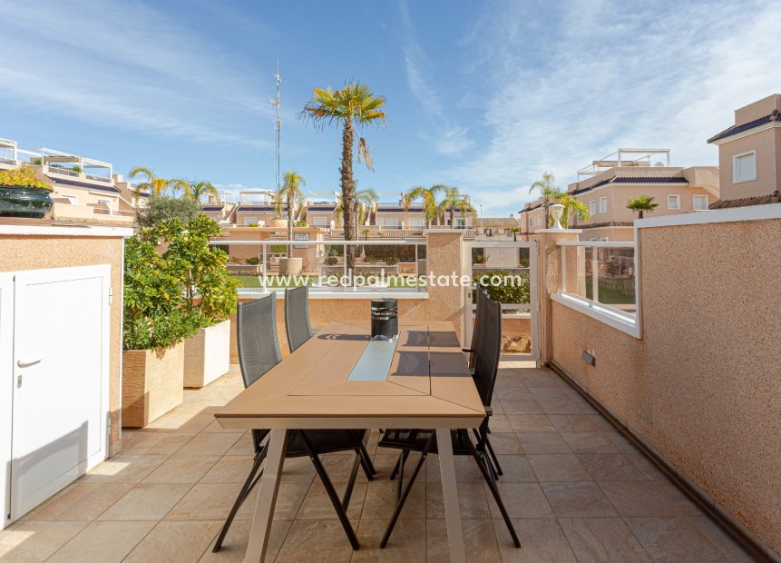 Återförsäljning - Villa -
Orihuela Costa