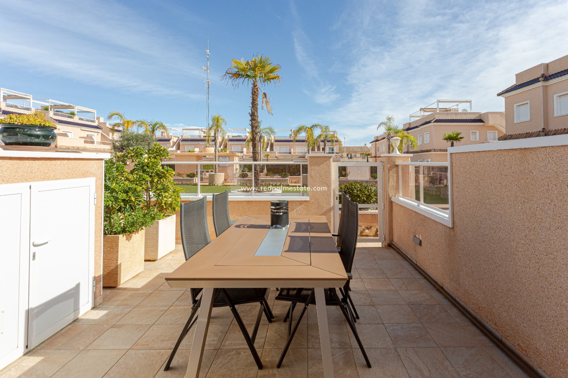 Återförsäljning - Villa -
Orihuela Costa