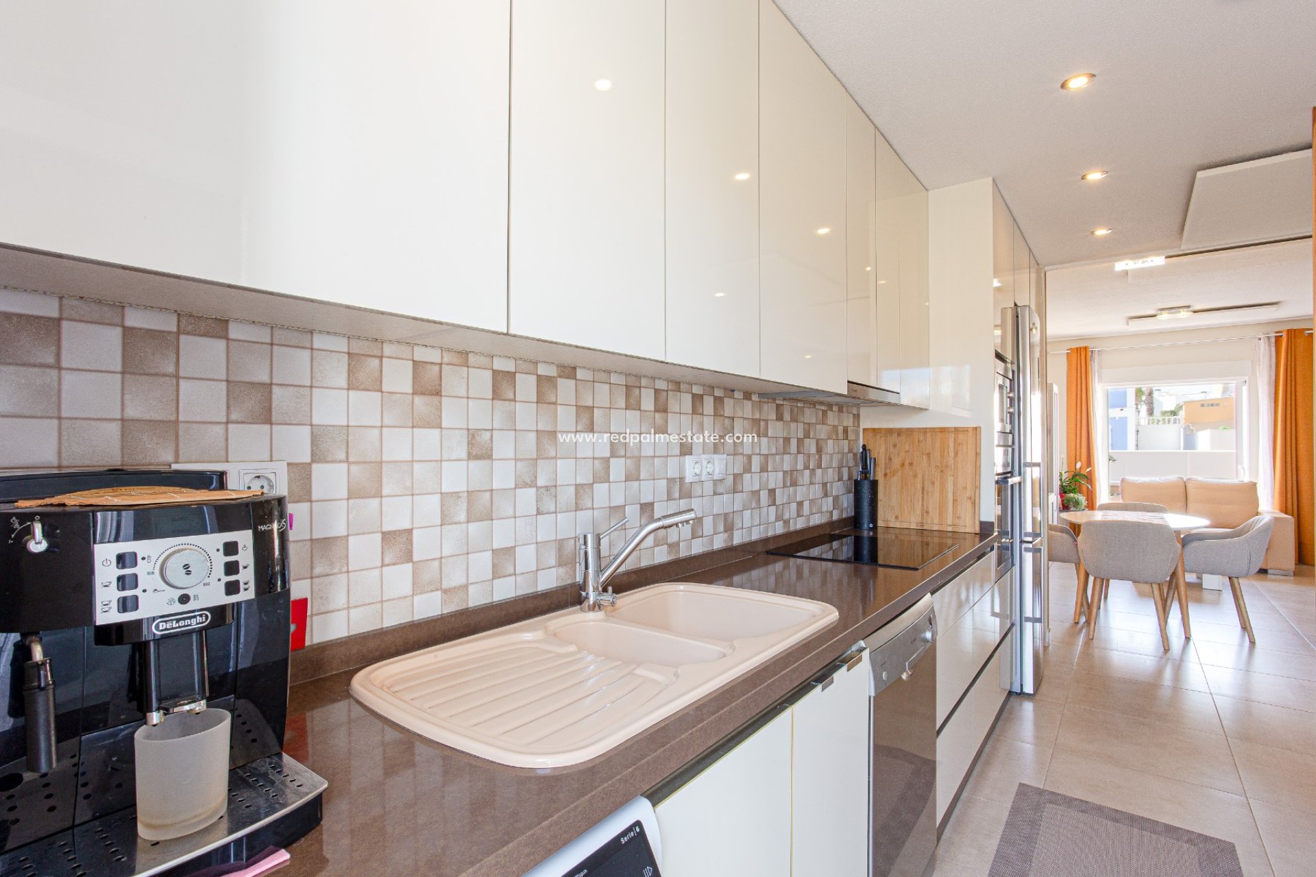 Återförsäljning - Villa -
Orihuela Costa