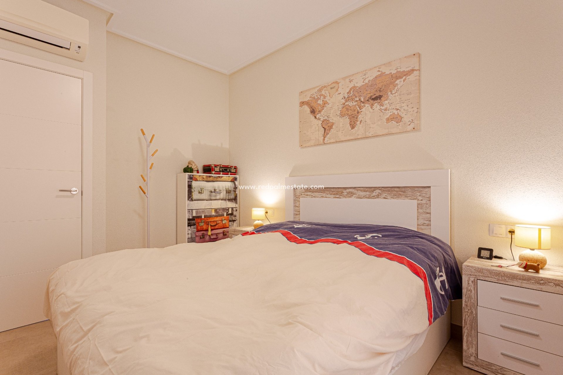 Återförsäljning - Villa -
Orihuela Costa